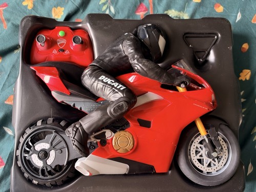 Ducati panigale v4s upriser - v4s, rc