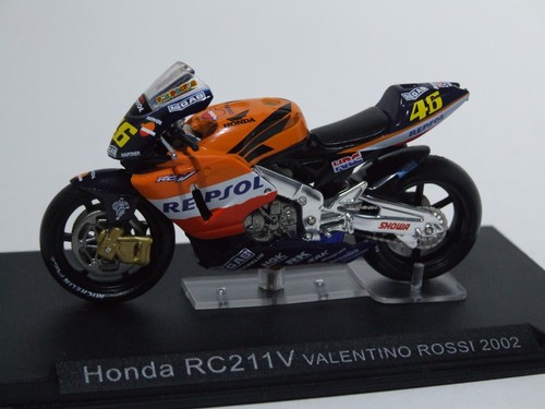 Valentino rossi 2002 - valentino,