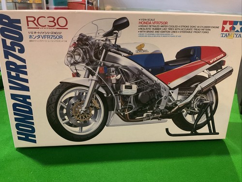 Tamiya honda vfr750r rc30 - tamiya,